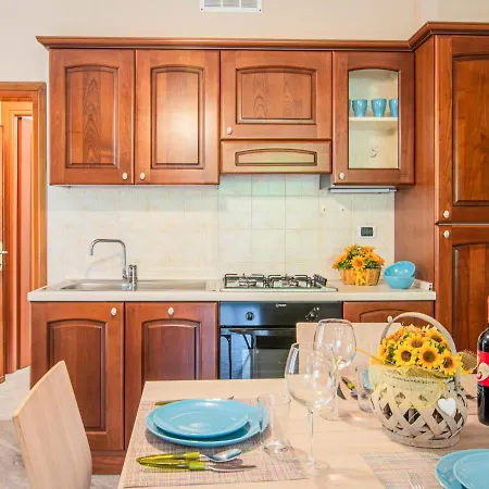 Apartment Locazione Turistica Casa Dei Platani - Aqs125